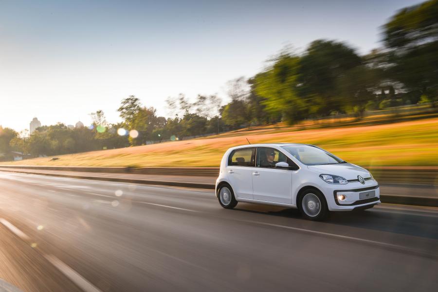  Volkswagen up! 5-Door 2016 года  (ZA) (фото 2 из 24)